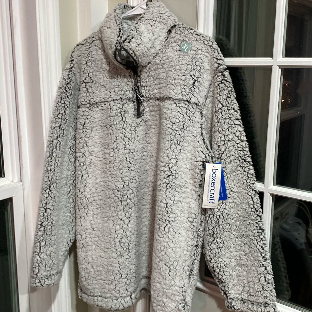 Unisex boxercraft sherpa 1/4 pullover. New